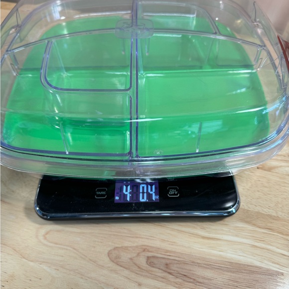 THE PAMPERED CHEF Small Square Chill  & Serve Versatile Covered Tray 9x9 - Picture 16 of 16